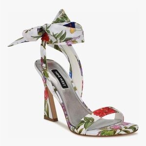 NIB Nine West White Multi Garden Party Heels